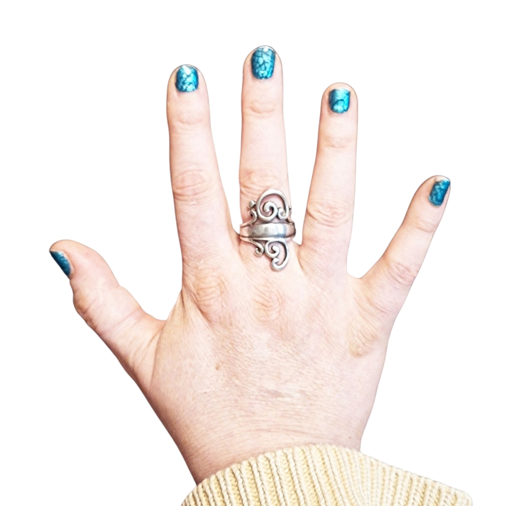 925 Stamped Sterling Silver Ring Size 8 - Picture 5 of 15